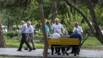 واریزی بزرگ برای بازنشستگان | وام ۶۰ میلیونی فرزندان و پرداخت معوقات آغاز شد