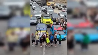 جنجال بستن جاده فیروزکوه با خودروهای لاکچری