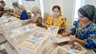 توزیع رایگان شاهنامه بین خانواده‌های تاجیکستان