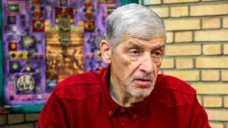 نفوذی می‌تواند با عمامه یا محاسن باشد یا کروات بزند