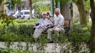 خبر خوشحال‌کننده برای خانواده‌های مستمری‌بگیر تأمین اجتماعی | افزایش حقوق مستمری بگیران تصویب شد