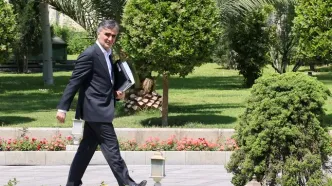 خبرگزاری فارس: ۵ گزینه به جای فرزین معرفی شدند/ دولت بررسی می‌کند