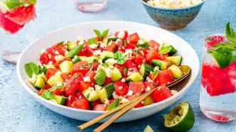 عصرونه امروز: طرز تهیه سالاد هندوانه و فتا؛ یک طعم متفاوت برای روزهای گرم تابستان