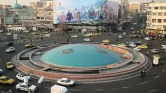 طرح معنادار دیوارنگاره میدان انقلاب جلب توجه کرد