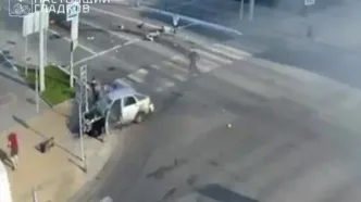 ببینید؛ نجات معجزه‌آسای سرنشینان خودرو در حمله پهپادی اوکراین