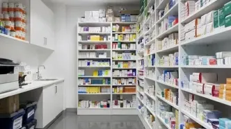 توقف قانونی انتقال پروانه داروخانه‌ها