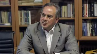 اعتراض شدید یک روزنامه به اظهارات محمود سریع القلم درباره تفکیک ملت به شهروندان درجه ۱ و ۲