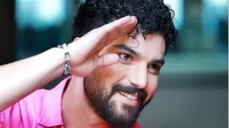 قاب خانوادگی سینا مهراد به همراه مادر و سعید سهیلی