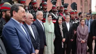 حضور رئیس‌جمهور در آرامگاه اقبال لاهوری
