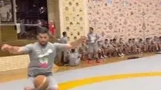 حرکات نمایشی ملی‌پوشان کشتی آزاد با توپ بسکتبال