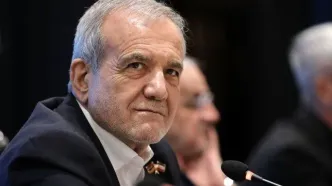 بازدید پزشکیان از مسجد کبود ایروان و اقامه نماز در این مسجد