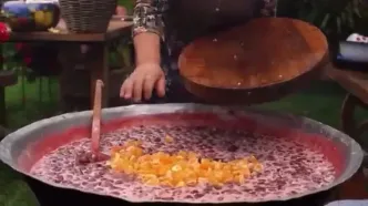 ببینید؛ غذای روستایی در آذربایجان؛ تهیه مربا و کیک توت فرنگی و پرتقال