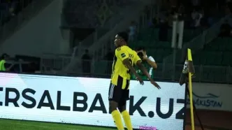 مهاجم استقلال با دو گل تیمش را صدرنشین کرد