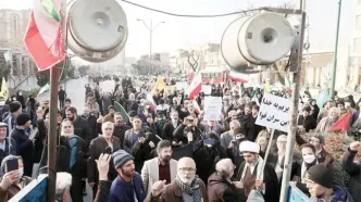 خطر تندروها آن است که از رانت قدرت برخوردار هستند/ آنها هیچ مسئولیتی در برابر آنچه می گویند نمی پذیرند/ در عرصه سیاسی ایران موضوعی خطیرتر از مساله تندروها نیست/ بدون حل این مساله، ممکن نیست که سیاستگذاری کشور در مسیر عقلانی قرار گیرد