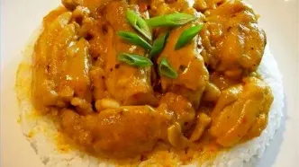 طرز تهیه خورشت مرغ و کاری؛ غذای خوشمزه هندی