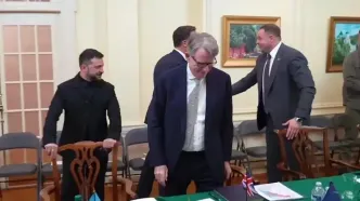 فیلم دیدار زلنسکی با رهبران اروپایی در سفارت اوکراین قبل از نشست مهم با ترامپ