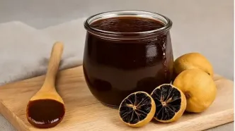 طرز تهیه رب کاربردی و خوشمزه با لیمو عمانی