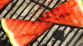 خواص هندوانه پخته شده؛ از دفع سنگ کلیه تا درمان کبد + مضرات و طرز تهیه