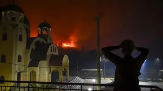 تداوم آتش‌سوزی جنگل‌ها در آتن؛ هزاران نفر تخلیه شدند