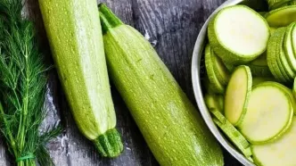 نفخ و یبوست را با این سبزی کم‌کالری درمان کنید