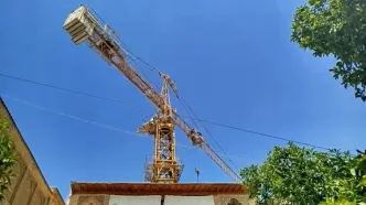 دست دراز «تاورکرین» همچنان در آسمان خانه‌های تاریخی شیراز می‌چرخد