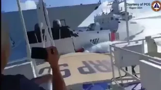 ببینید؛ لحظه برخورد ناو چینی با کشتی جنگی فیلیپین