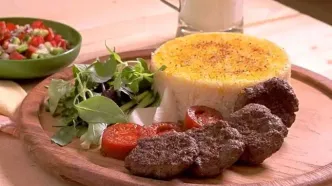 طرز تهیه کته سماقی با کباب تابه‌ای مخصوص