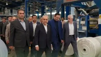 بازدید دبیر شورایعالی مناطق آزاد کشور و استاندار آذربایجان شرقی از شرکت پاراپلاستیک ارس