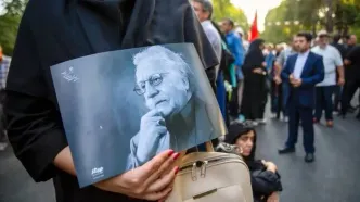 تصاویر؛ حضور ظریف در مراسم تشییع استاد فرشچیان