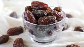 همه چیز درباره فواید و مضرات خرما؛ طبع خرما گرم است یا سرد؟