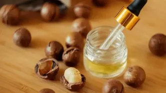 روغن ماکادمیا برای پوست و مو چه خواصی دارد؟ + نحوه مصرف