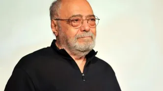 اکبر زنجانپور در بیمارستان بستری شد