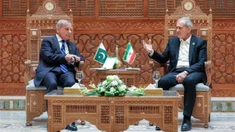استقبال رسمی شهباز شریف از پزشکیان در اسلام‌آباد