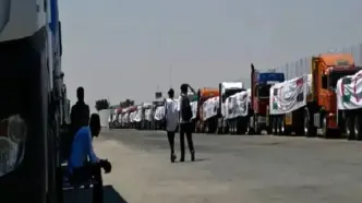 صف طولانی کامیون ها در انتظار ورود به غزه