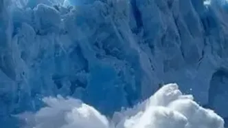تصاویر شاهدان عینی از ریزش عظیم یخ از یک یخچال طبیعی