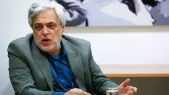 محمد مهاجری: دولت پزشکیان با چنگ‌ و دندان کشور را نگه داشته‌ است