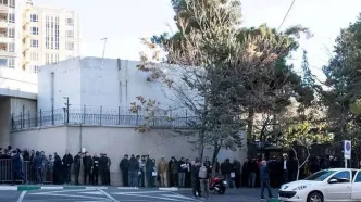 پشت پرده صف‌های شبانه مقابل سفارتخانه چین در تهران | مطالبه بازرگانان از وزارتخارجه