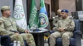 همزمان با حضور لاریجانی در عربستان؛ وزیر دفاع عربستان با فرمانده سنتکام دیدار کرد