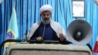 امام جمعه این شهر، پشت وانت تویوتا خطبه خواند