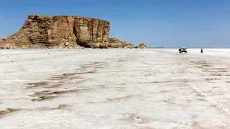 دریاچه ارومیه محو شد + عکس