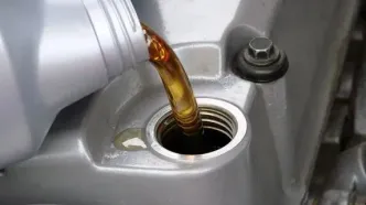 قیمت روغن موتور خودرو مهر ۱۴۰۴ | ۴ لیتری ایرانی و خارجی چند؟ + جدول