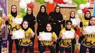 قهرمانی دختران آکادمی والیبال فولاد مبارکه در مسابقات زیر ۱۳ سال منطقه ۳ استان