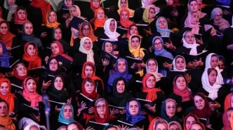 تصاویر؛ : ۷۰۰ بانوی هنرمند در «کُر مادران تهران» هم‌نوایی کردند