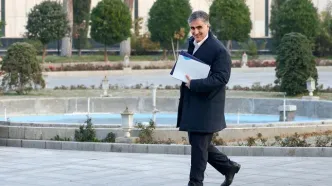 فرزین خبر داد: رشد اقتصادی کاهش یافت/ رشد نقدینگی از هدف‌گذاری دور شد