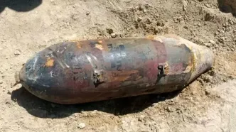 نیروهای متخصص سپاه عملیات مهمات باقی‌مانده از حمله اسرائیل را خنثی می‌کنند