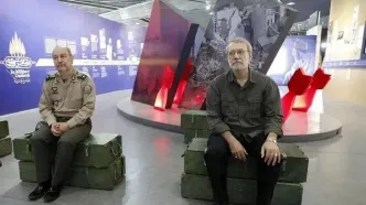 حضور لاریجانی در نمایشگاه «در لباس سربازی»
