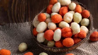 عصرونه امروز: طرز تهیه بادام زمینی پفکی؛ یک میان‌وعده سالم و خوشمزه برای خانه و مهمانی‌ها