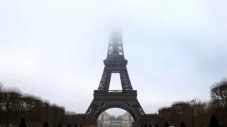 پاریس گرفتار میان بدهی و بی‌ثباتی؛ سقوط رتبه اعتباری فرانسه