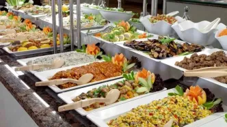 ترفند یک مسافر برای دریافت بیش از ۳۰۰ وعده رایگان
