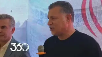 علی دایی، دست زندانی‌ها را گرفت